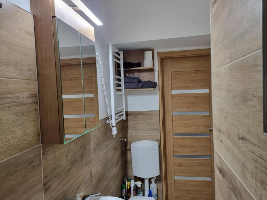 Downtown Studio Apartman Pécs Buitenkant foto